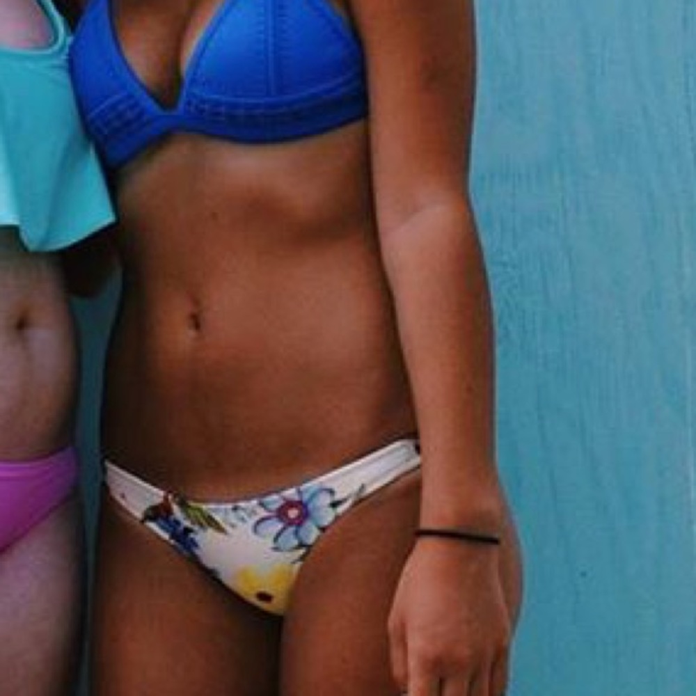 Traingl bikini bottoms